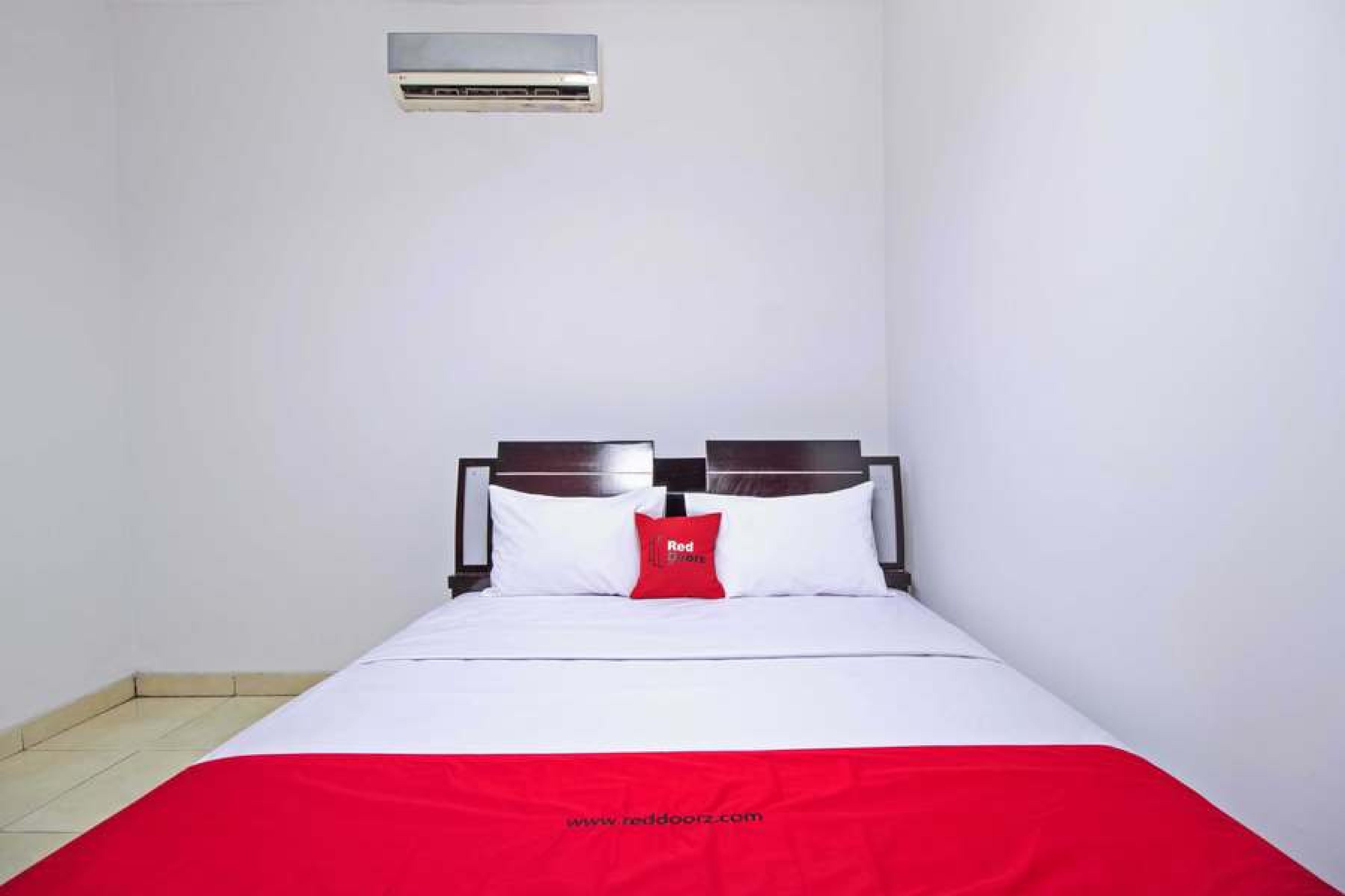 Reddoorz @ Pangeran Antasari 2 Hotell Cilandak  Eksteriør bilde