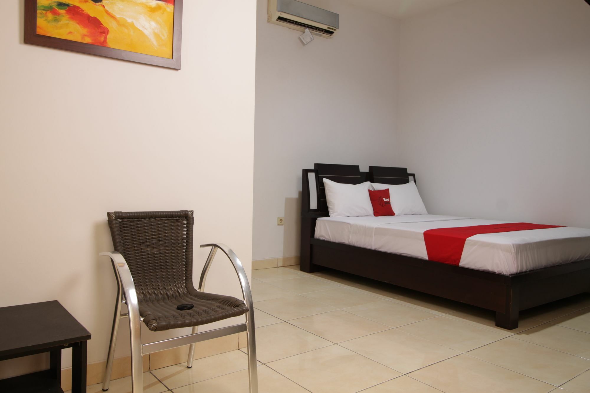 Reddoorz @ Pangeran Antasari 2 Hotell Cilandak  Eksteriør bilde